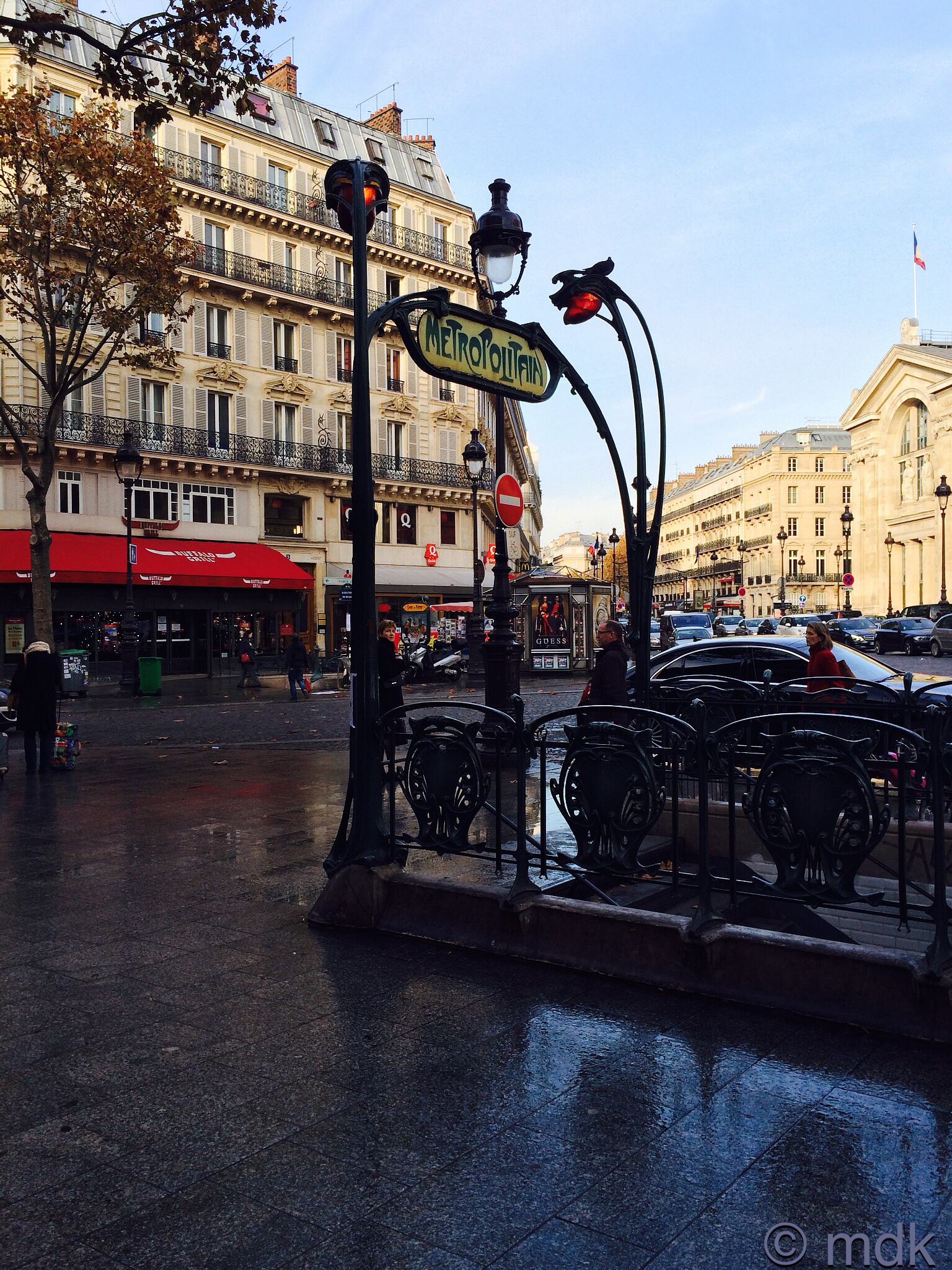 Wet pavements and sunshine, bonjour Paris