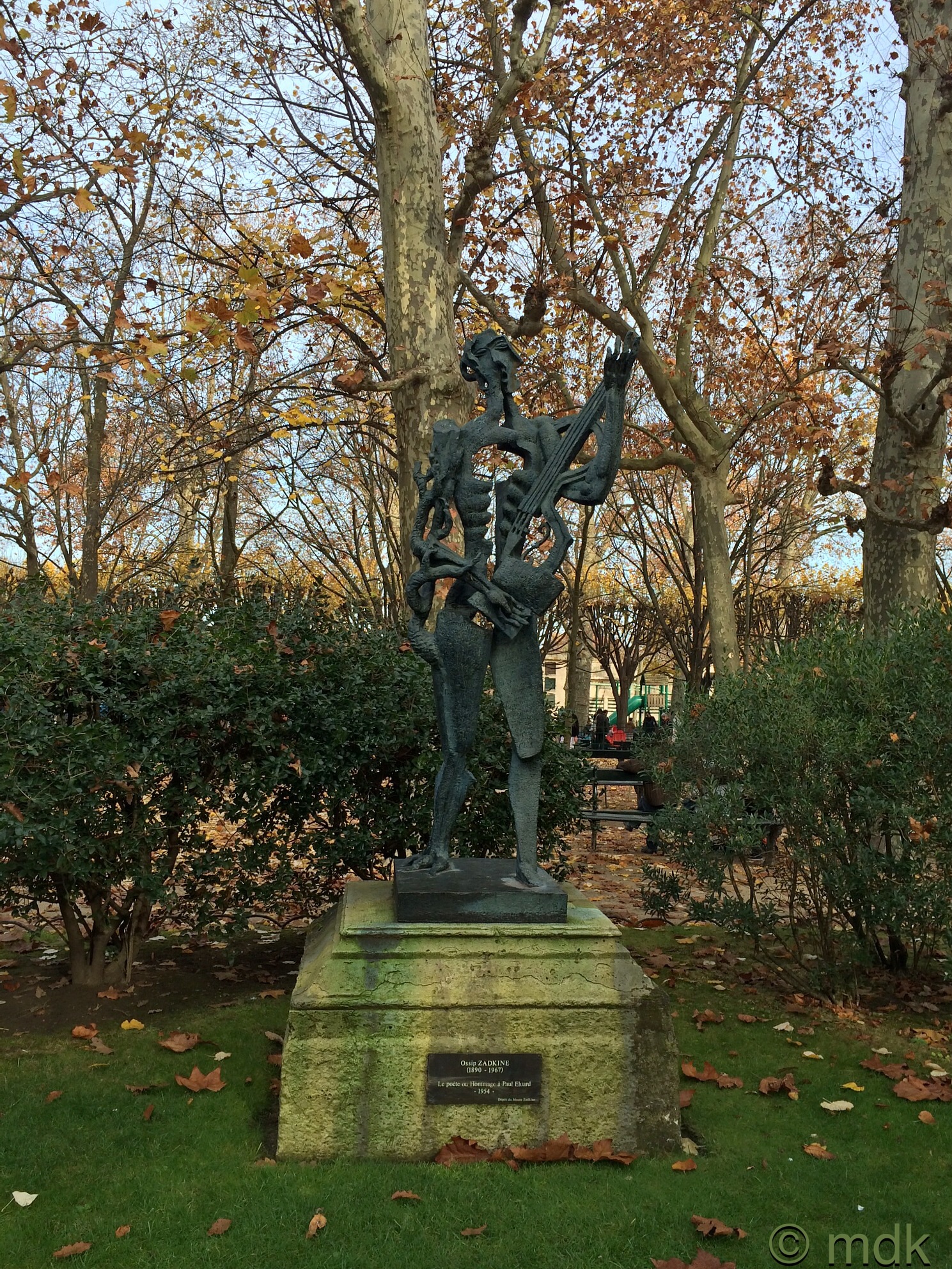 Le poète ou Hommage à Paul Eluard by Ossip Zadkine