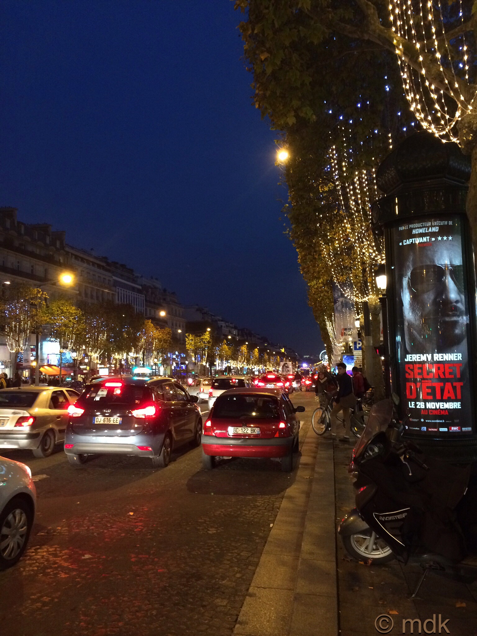 The madness of the Champs Élysées