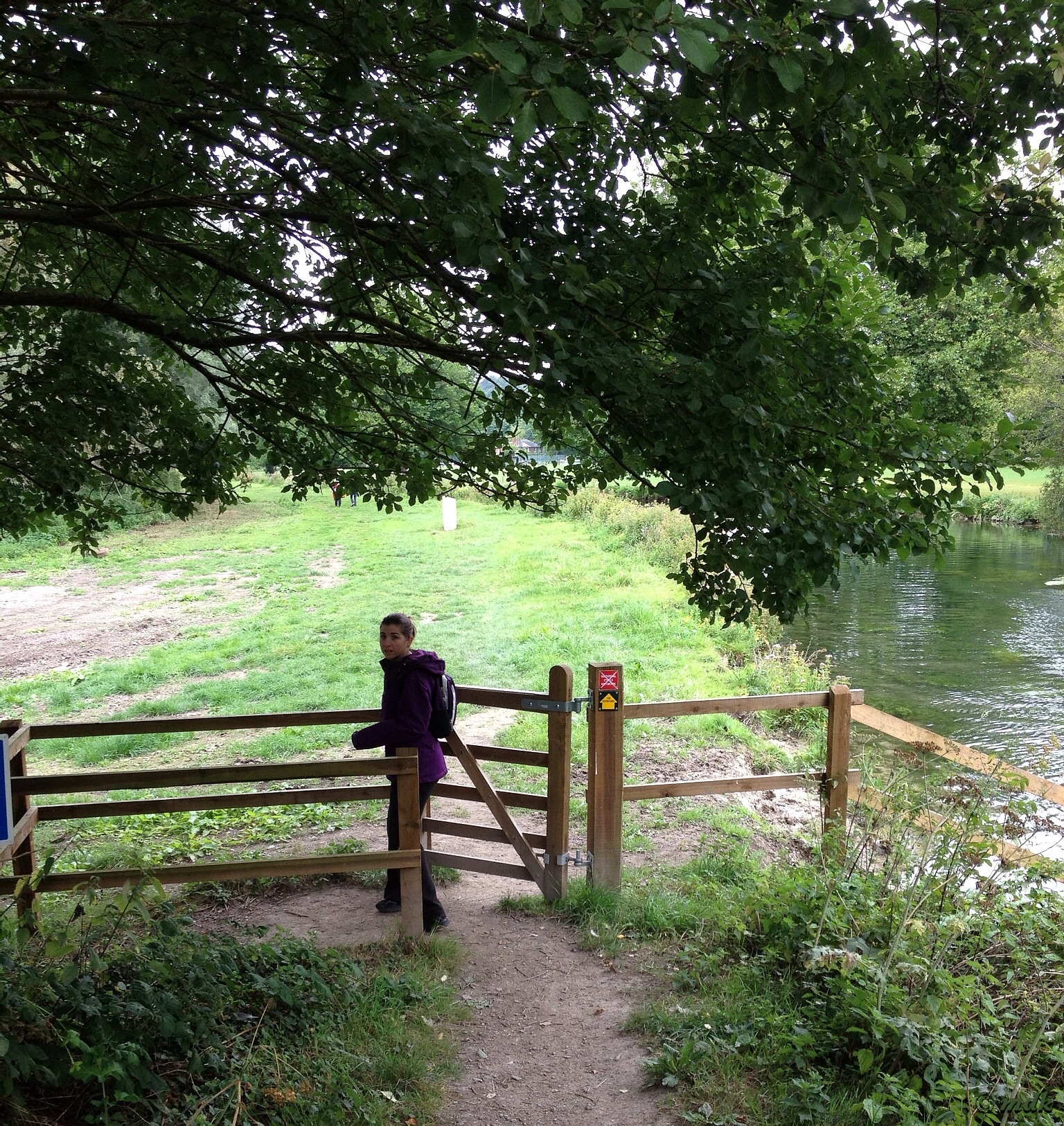 image749